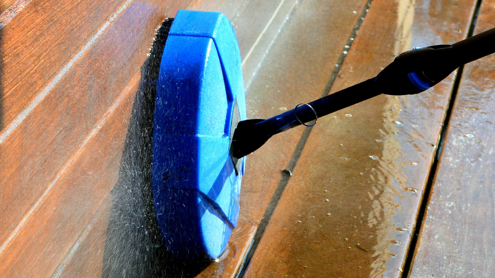 Talerze do mycia elewacji - rewolucja w czyszczeniu hal i biurowców